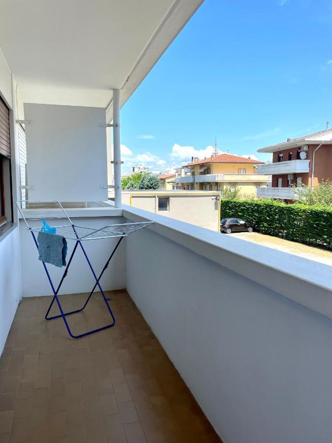 Condominio Centrale 104 Lignano Sabbiadoro Buitenkant foto