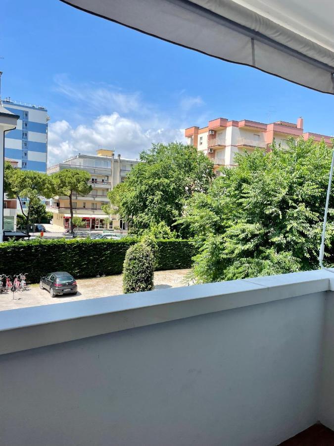 Condominio Centrale 104 Lignano Sabbiadoro Buitenkant foto
